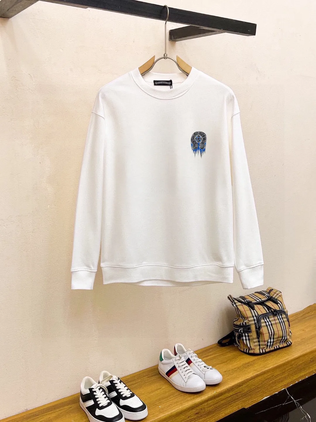 🅿️220 brand [ChampionHearts] (good news for fat people) 2025ss autumn latest long-sleeved round-neck sweatshirt, on sale simultaneously on the official website. Refreshing and breathable. Made of top Tencel Roman. Comfortable and soft. 3D three-dimensional clarity. Super fashion sense. Great gift for personal use. Size: M-5XL (can wear up to 220 pounds)
